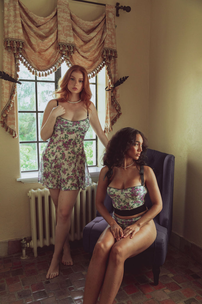 2 women in the printed lace collection