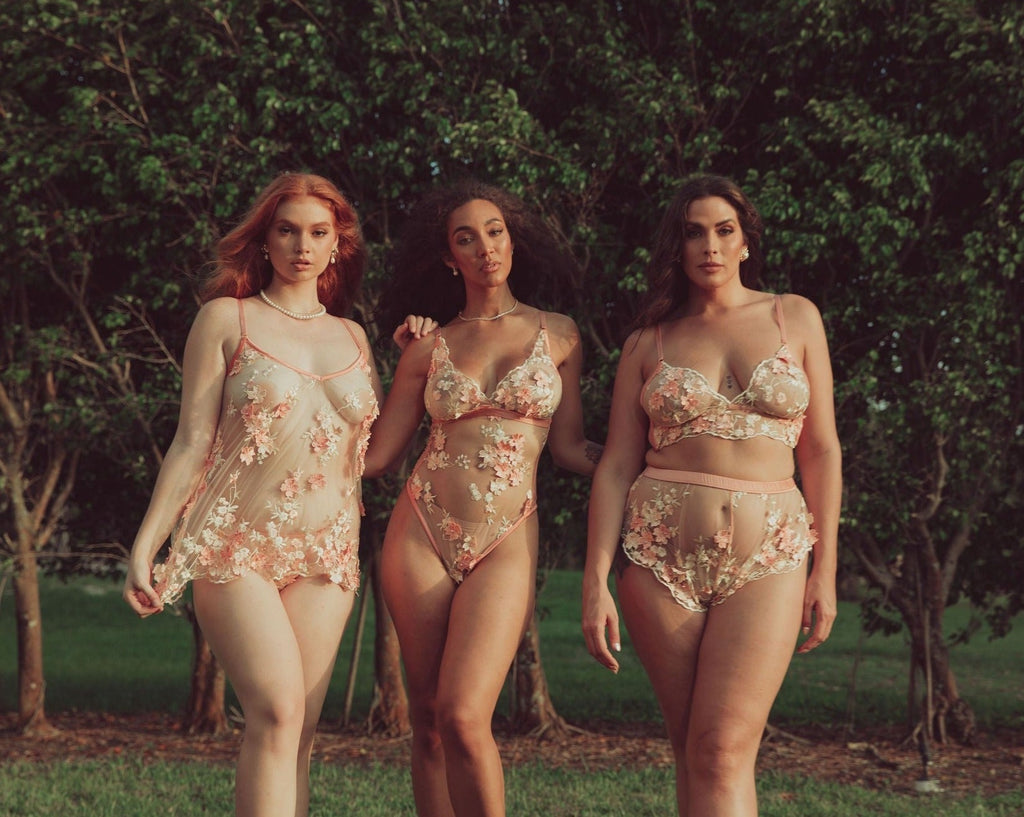 WOMEN IN EMBROIDERED LINGERIE