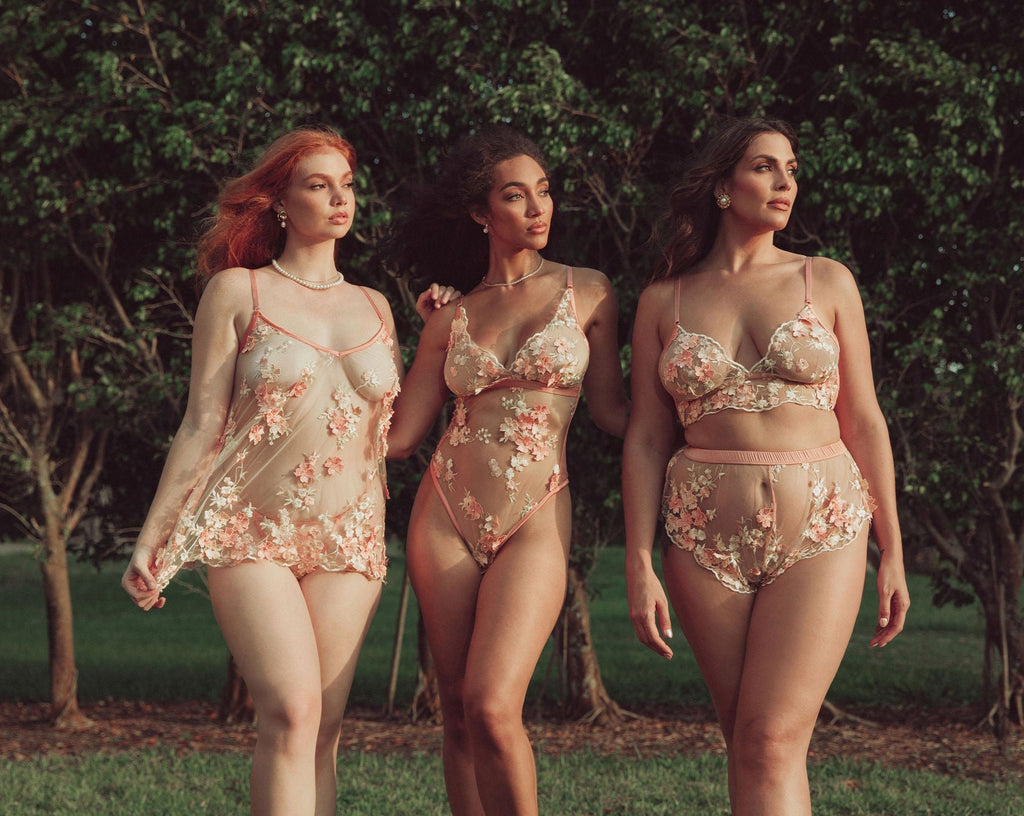 WOMEN IN EMBROIDERED LINGERIE
